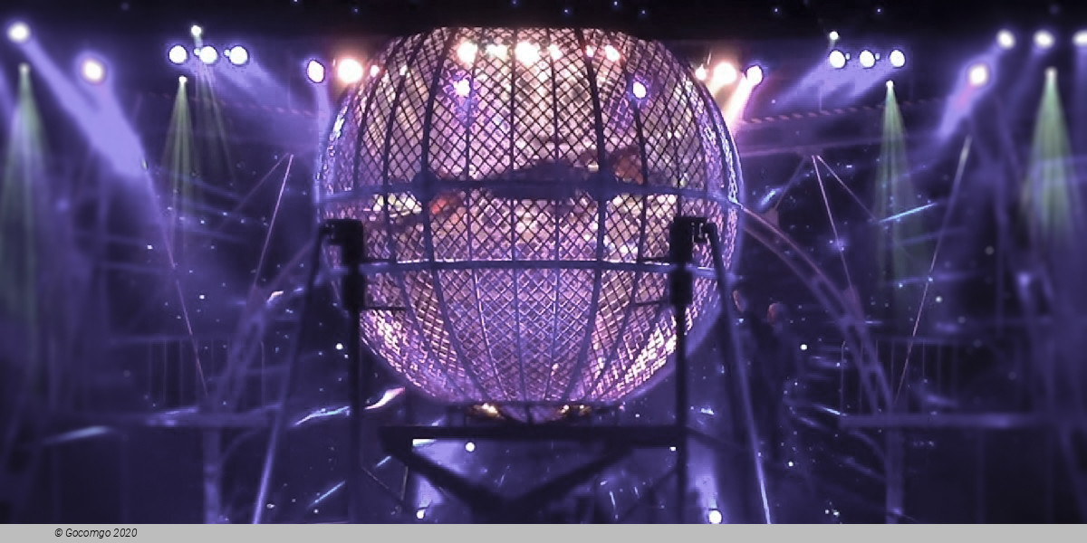 Scene 4 from the show "Extravaganza - The Vegas Spectacular", photo 4